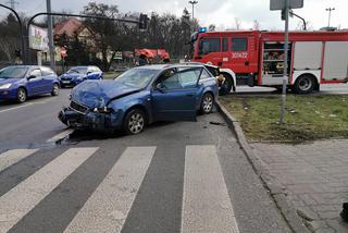 Wypadek na Placu Poznańskim. Jedna osoba trafiła do szpitala