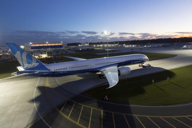 Boeing 787-10