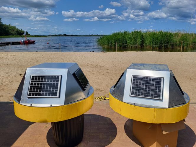 Specjalne boje na jeziorze Dąbie