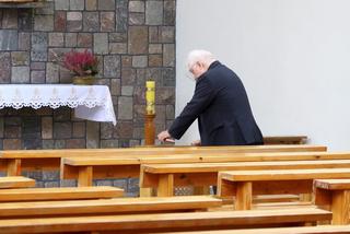 Lech Wałęsa na mszy świętej