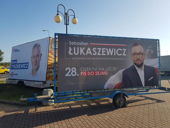 Plakaty wyborcze zalały cały Białystok. Wiszą już na każdym słupie. Sprawdźcie te najciekawsze [ZDJĘCIA]