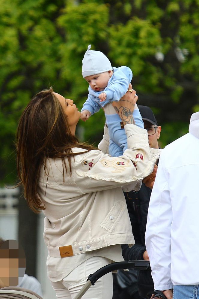 Karolina Gilon i syn. Ma kilka tygodni i juz jest gwiazdą