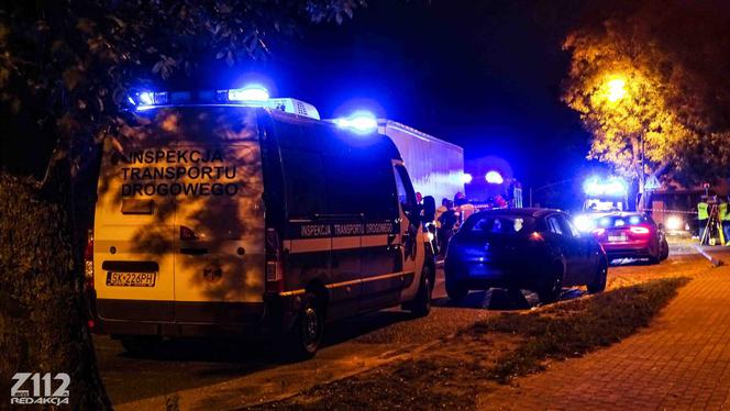 Tragedia w Zabrzu. Pieszy został potrącony przez ciężarowkę, gdy przebiegał przez ulicę koło przystanku [ZDJĘCIA]