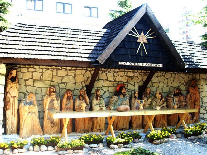 Bestialski akt wandalizmu w Lublinie. Podpalili rzeźbę „Ostatniej Wieczerzy”. Straty na 70 tys. złotych