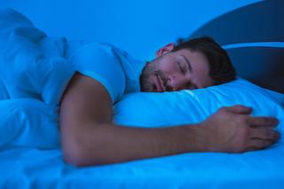 Ten trik sprawi, że zaśniesz w dwie minuty. Ekspert: sprawdzony i skuteczny