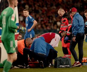 Rafał Mikulec w spotkaniu z Miedzią Legnica nabawił się bardzo groźnie wyglądającej kontuzji. Zawodnik długo opatrywany był na murawie, skąd zabrała do karetka