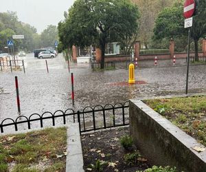 Potężne nawałnice przechodzą przez Kraków. Paraliż komunikacyjny w mieście