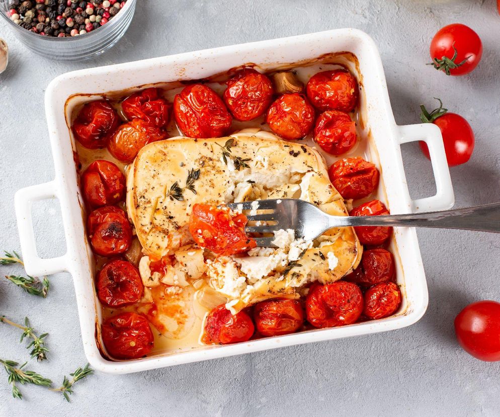 zapiekana feta z pomidorami
