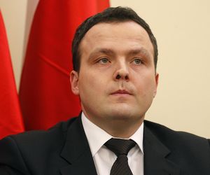 Były szef ABW zatrzymany. „Wykonujemy czynności zlecone przez sąd”