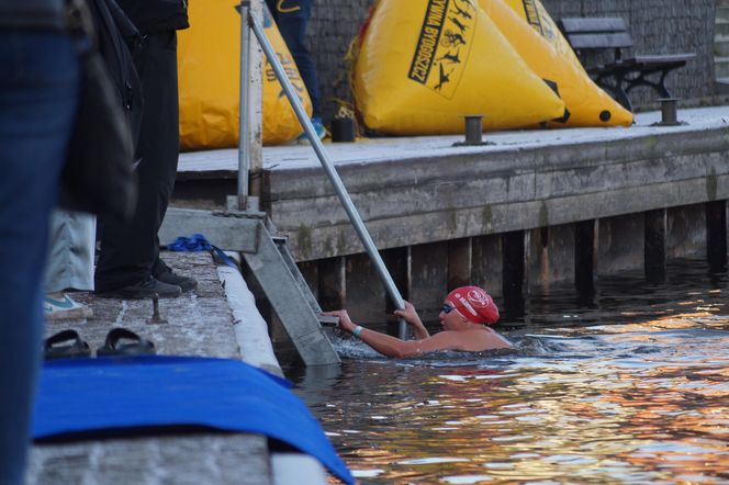 Wskoczyli do lodowatej Brdy! Za nami zawody FOCUS Ice Swimming Bydgoszcz Festival 2024