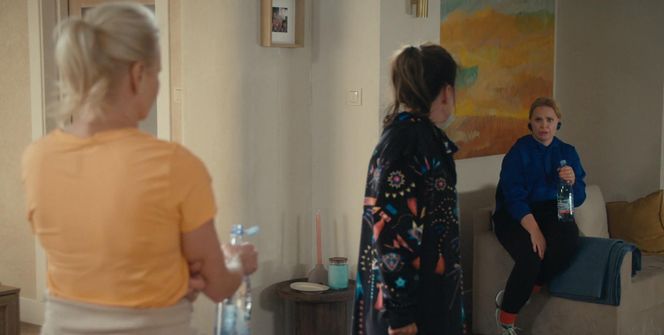 Rodzinka.pl 17 sezon odc. 293. Viola (Magdalena Stużyńska), Marysia (Agata Kulesza), Natalia (Małgorzata Kożuchowska)