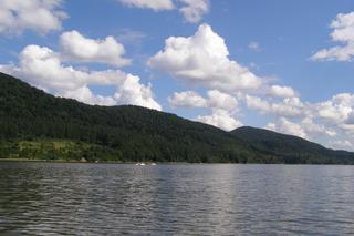 To jedno z najpiękniejszych jezior w Małopolsce. „Zagrało” Dniepr w „Ogniem i mieczem”