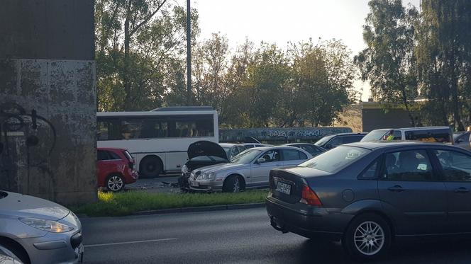 WYPADEK na Radzymińskiej! Zderzyło się 5 samochodów!