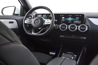 Mercedes-Benz GLA 200 AMG Line