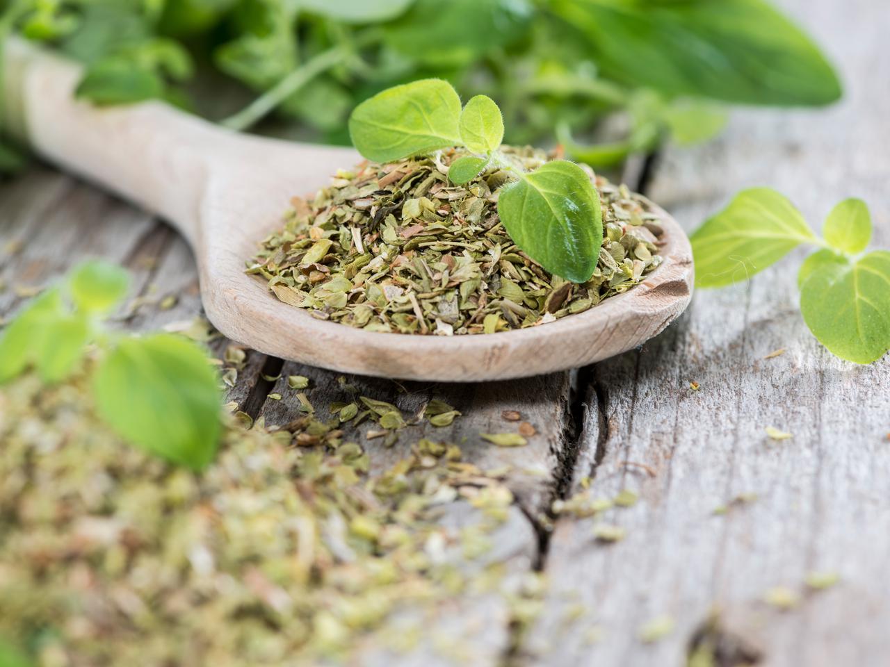 6 zdrowotnych korzyści oregano