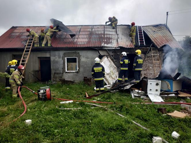 Groźny pożar domu pod Kielcami