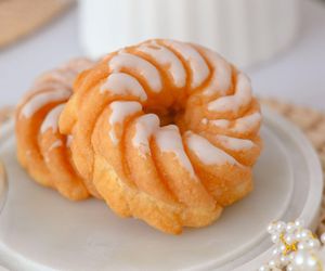 Pączki wiedeńskie – przepis na delikatne gniazdka z ciasta parzonego, które rozpływają się w ustach!