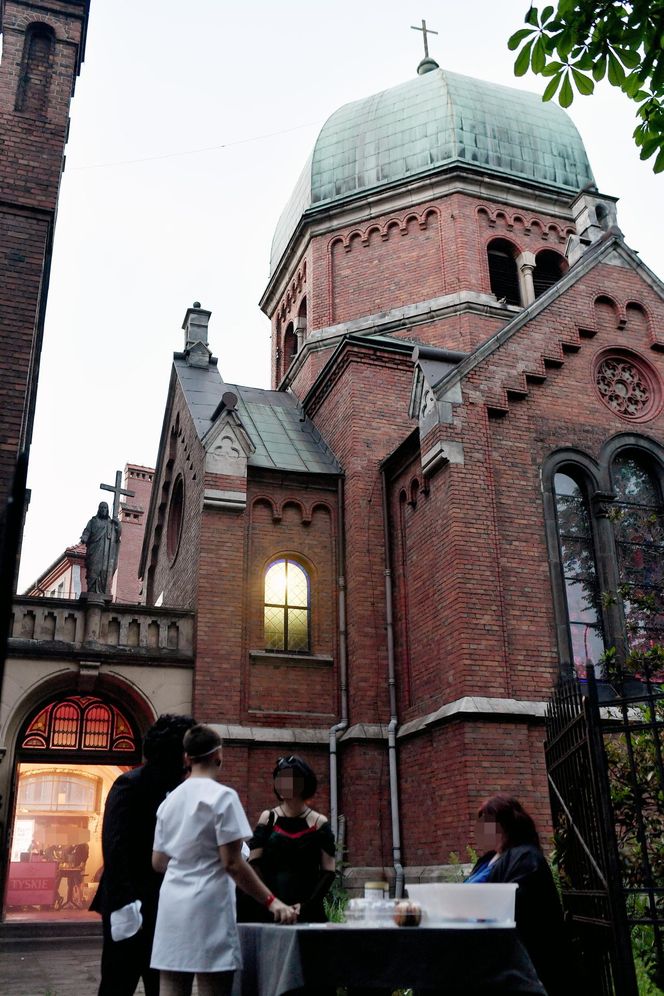 Rybnik. Urządzili całonocną imprezę techno w kaplicy. Tak wyglądala, mamy zdjęcia!