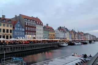 Symboliczny sprzeciw wobec USA. Duńczycy masowo sprawdzają kraj pochodzenia