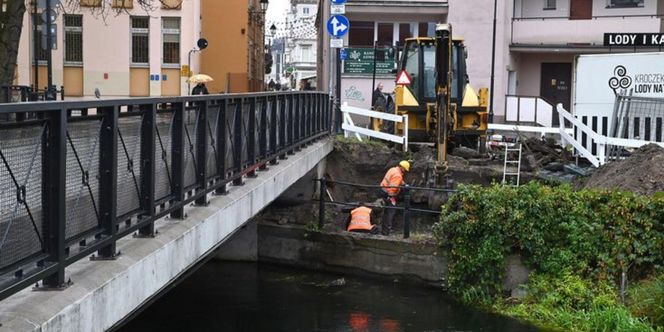 Koparki pracują na brzegu Brdy, przy farze w Bydgoszczy. To inwestycja z myślą o... rybach