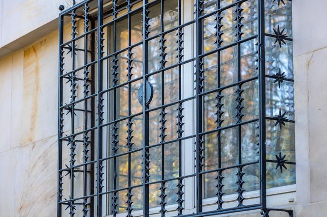 Kamienica na ul. Konopnickiej 5 w Warszawie