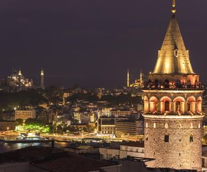 Najlepsze atrakcje „turystyki nocnej” w Turcji  – od zwiedzania muzeów po nurkowanie