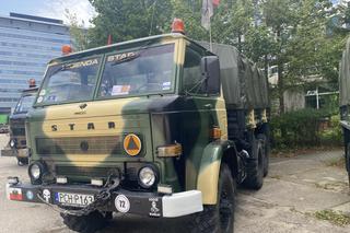 Konwój STAR-a przed Politechniką Warszawską