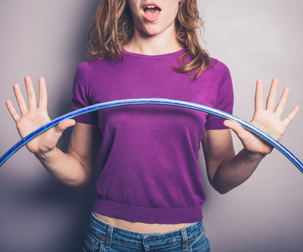 Codzienny trening z hula hoop pozwoli ci uzyskać płaski, jędrny brzuch już w 30 dni.