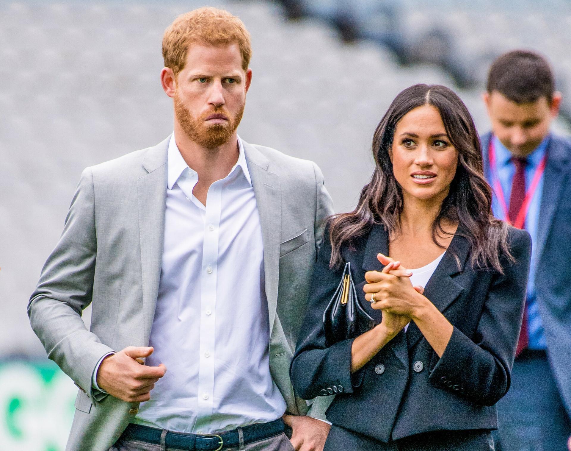 Meghan Markle I Książę Harry Nie Wrócą Do Rodziny Królewskiej Roczny Okres Próbny Za Nimi Eskapl