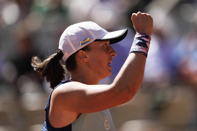 Iga Świątek zdemolowała Rosjankę Kasatkinę! Polka w finale Roland Garros!