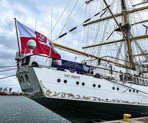 Dar Młodzieży wrócił do Gdyni. Zobacz zdjęcia ze spektakularnego powrotu! 