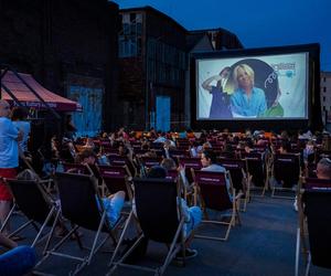 Do Dąbrowy Górniczej powróciło bezpłatne kino letnie. Co będzie grane w ramach plenerowych seansów? 