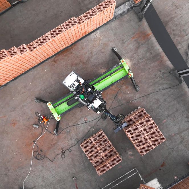 Robot murujący Walter