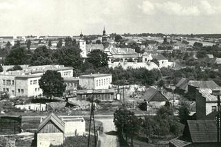 Ulica Starachowicka w Wąchocku wczoraj i dziś. Zobacz archiwalne zdjęcia [GALERIA]