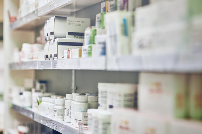 W polskich aptekach zaczyna brakować leków. Płyn Lugola niemal niedostępny 