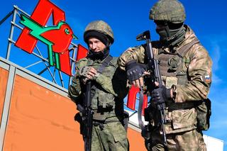 Sklepy Auchan zaopatrują żołnierzy Putina na wojnie. Papierosy, ciuchy, narzędzia