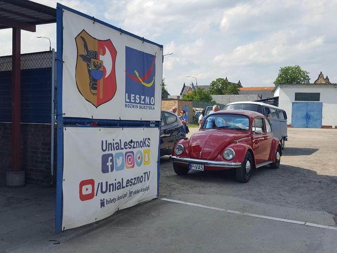 Osy kręciły kółka na stadionie żużlowym w Lesznie. Ogólnopolski zlot skuterów Osa Osieczna-Leszno 