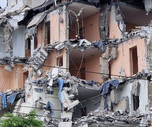 Tak znikał popularny biurowiec. Teraz powstaną tu apartamenty i mieszkania