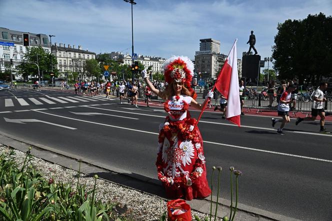 5 tysięcy zawodników wzięło udział w Biegu Konsytucji 3 Maja. Mamy zdjęcia z trasy! [GALERIA]