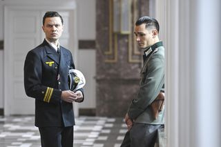 Zatoka szpiegów 2 sezon.  Franz Neumann (Bartosz Gelner), Ohlers (Mateusz Grabowski)