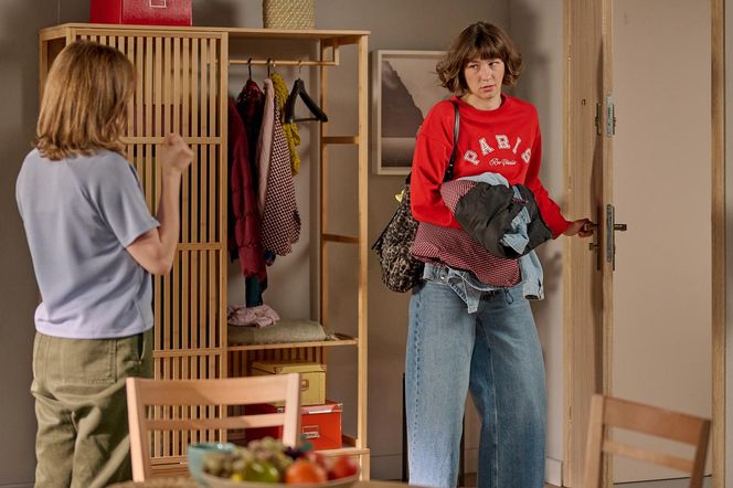 Na Wspólnej odc. 4067. Brygida (Maja Wolska), Iga Przybysz (Lidia Sadowa)