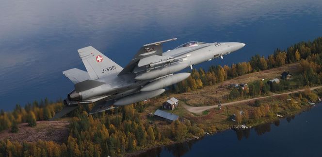 AIM 120 AMRAAM