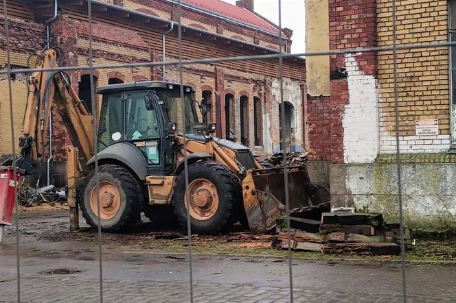 Zniszczone zabudowania na Łasztowni