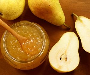 Są pyszne i zdrowe, ale mogą zaszkodzić. Kto nie powinien jeść gruszek?