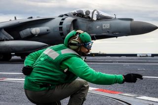 F-35B na pokładzie lotniskowca Cavour