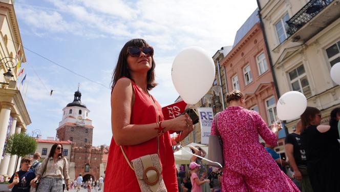 Zaczytany „Jan” oparł się kopytkiem o lubelską kamienicę! Koziołek inspirowany powieścią Bolesława Prusa pojawił się w miejskiej infrastrukturze. ZDJĘCIA