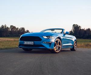 Ford Mustang California Special ma 8 cylindrów, 10 biegów i jeszcze więcej stylu. TEST kultowego auta w nowej wersji 