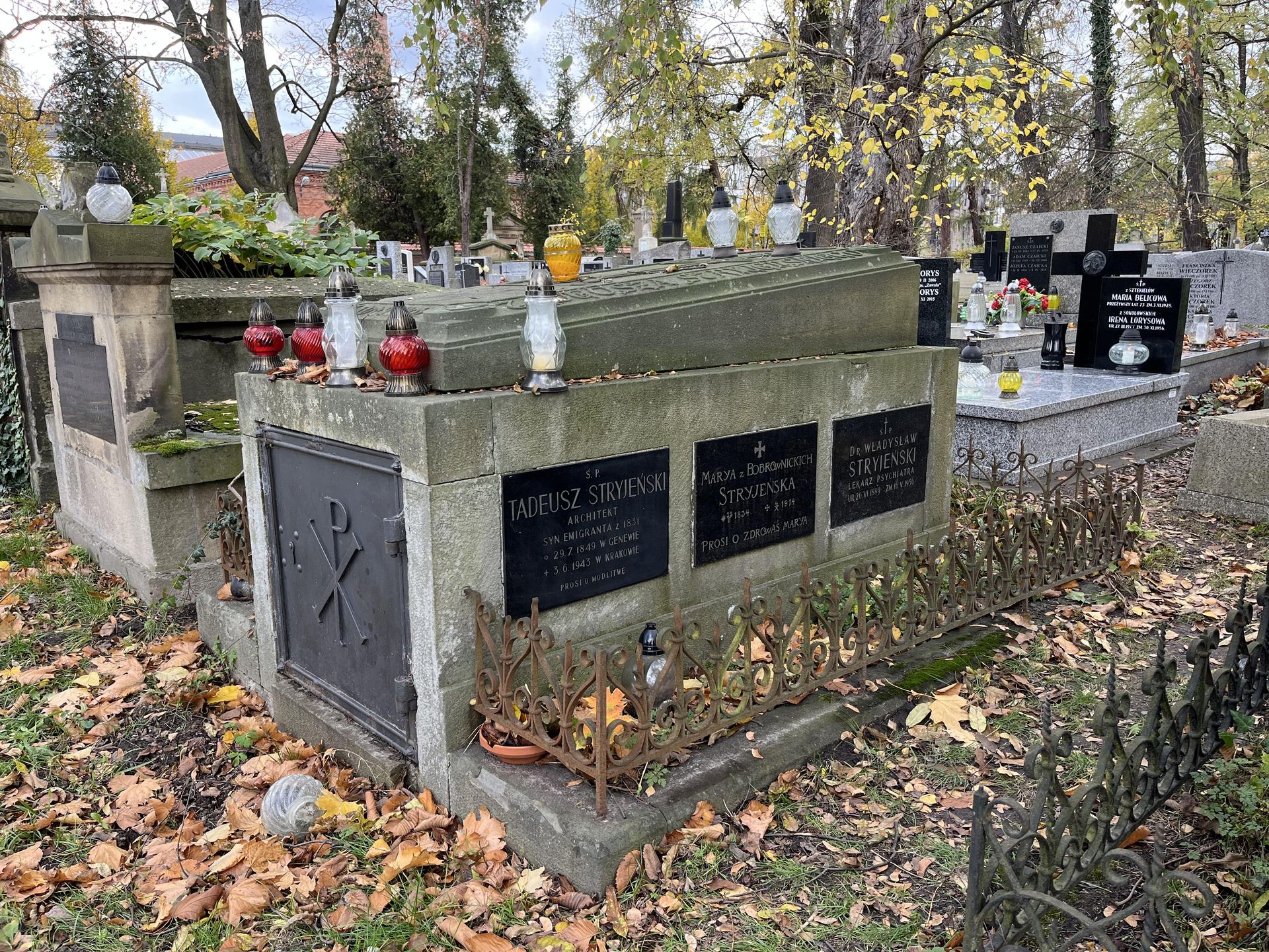 Groby architektów na krakowskich cmentarzach