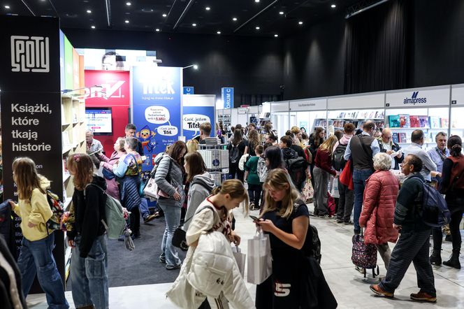 Targi Książki w Katowicach to okazja do zdobycia autografów pisarzy