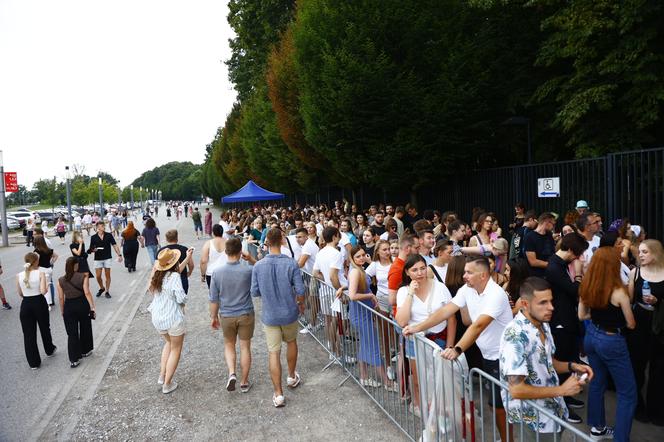 Gigantyczne kolejki przed stadionem. Tak fani czekali na koncert Dawida Podsiadło